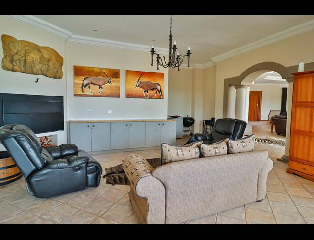 4 BEDROOM HOUSE FOR SALE IN LEEUWFONTEIN ESTATE